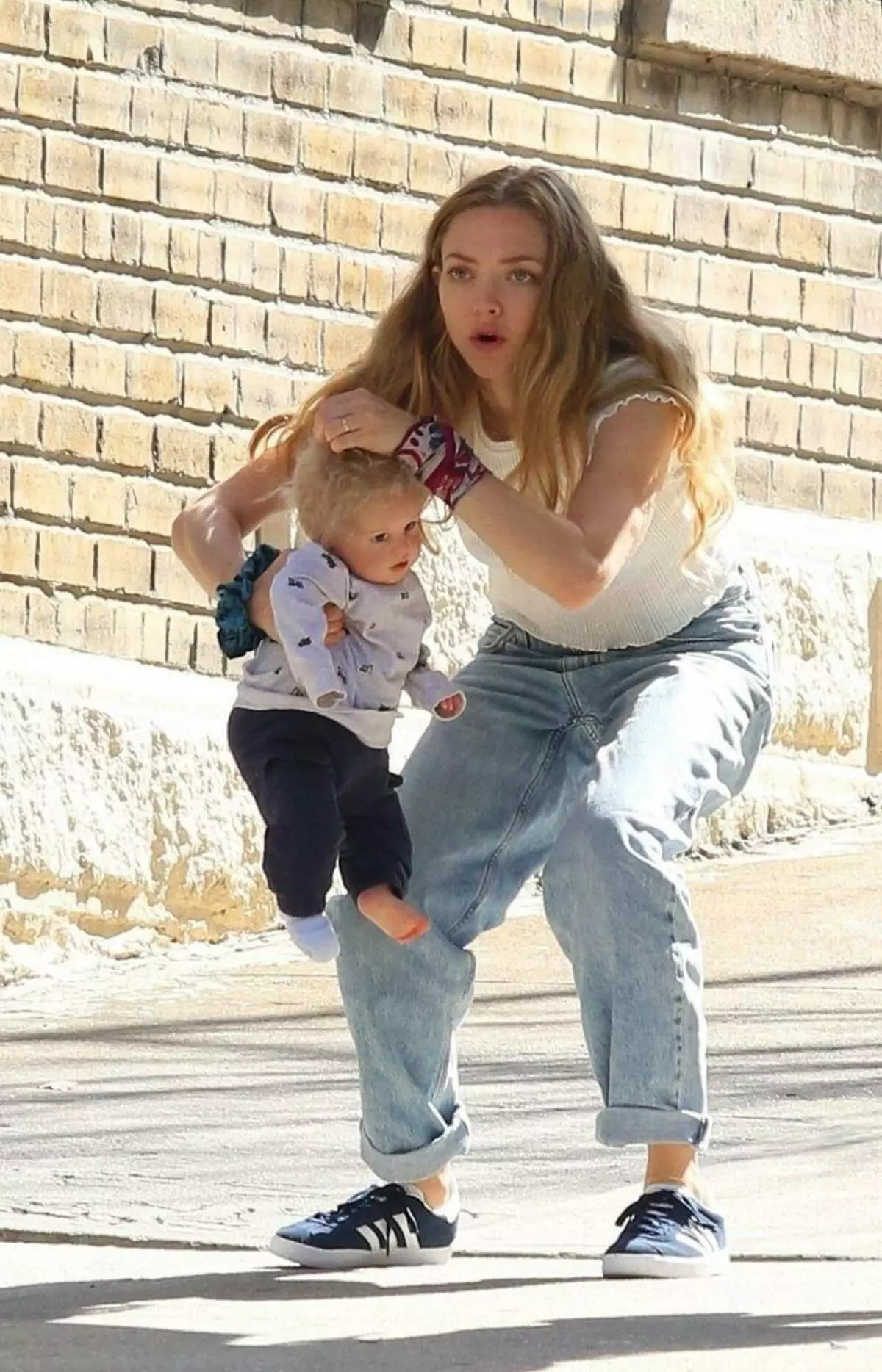 Foto: Amanda Seyfried mat engem Spillsammled huet fir hir Duechter ugeholl 151359_4