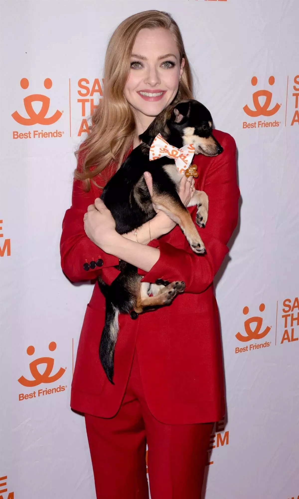 Foto: Emmy Rossum mat Kitten an Justin Terra mat Pit Bull bei beschte Frënn d'Virbild 151360_2