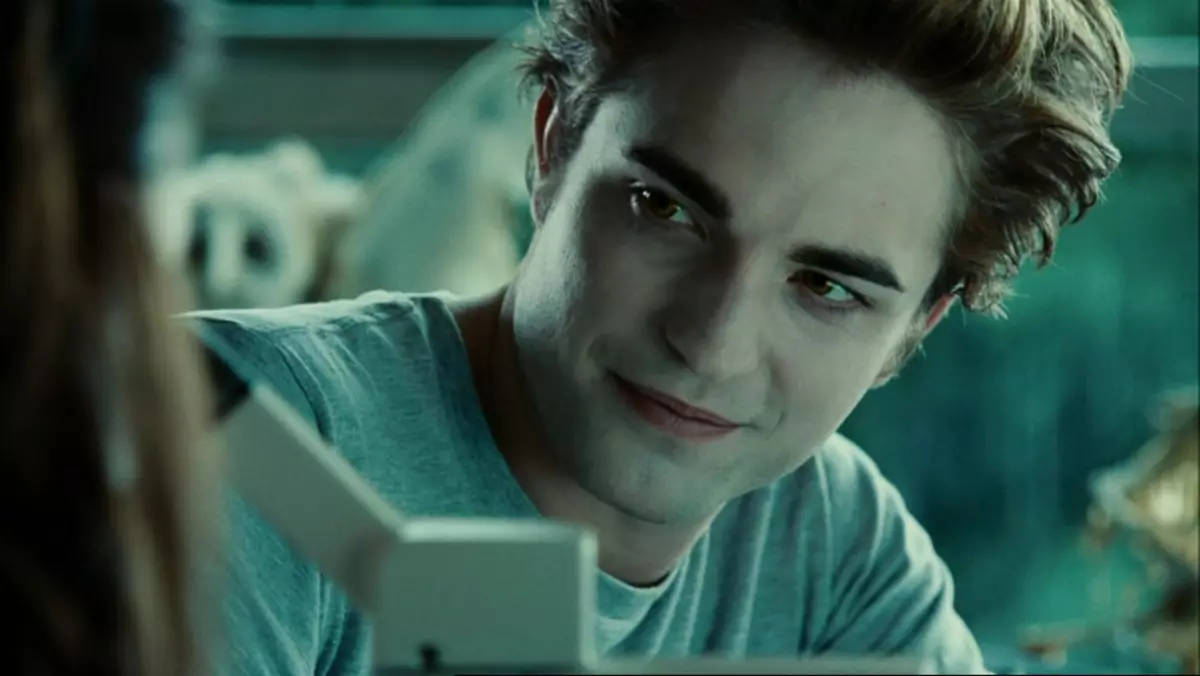 Robert Pattinson Ridicced savu darbību uzbriest komentāros "Twilight"