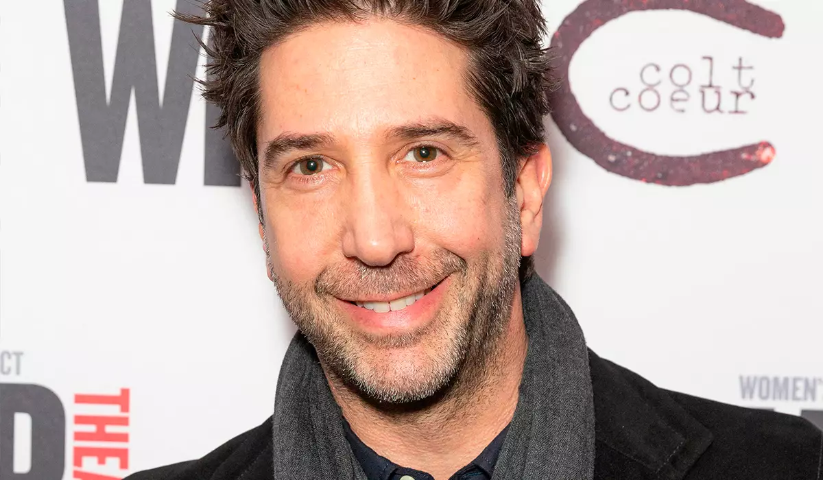 David Schwimmer pataje nouvèl la sou lopital espesyal "zanmi yo"