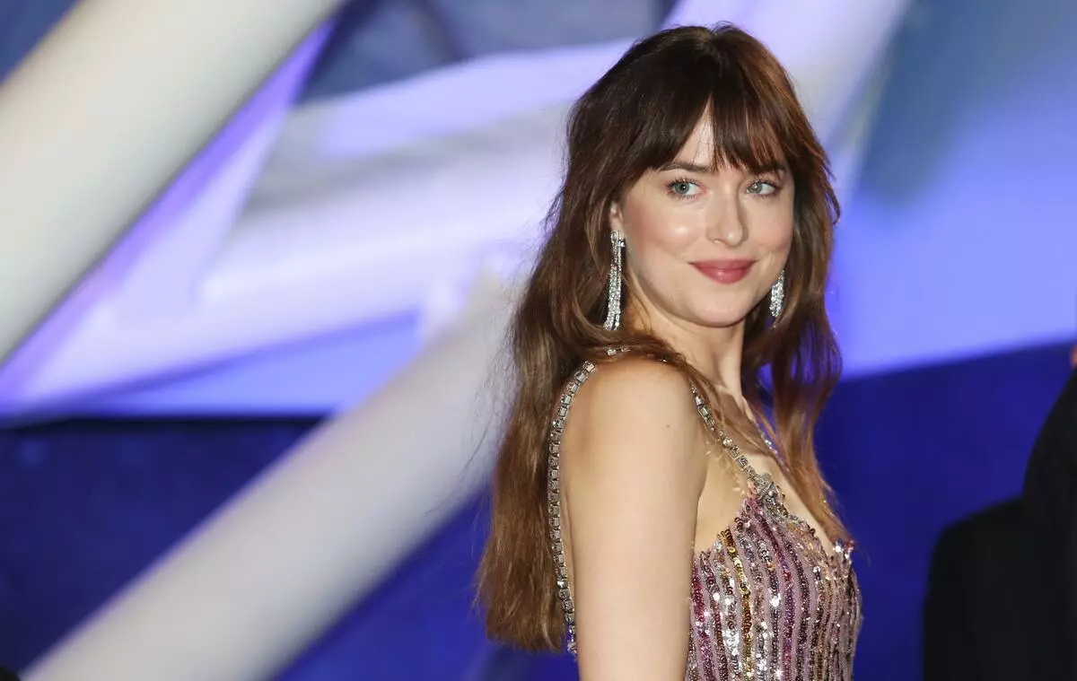 Setšoantšo: Robert Pattinson le Dakota johnson ha ho buloa mokete oa lifilimi oa Marrakesh 154296_2