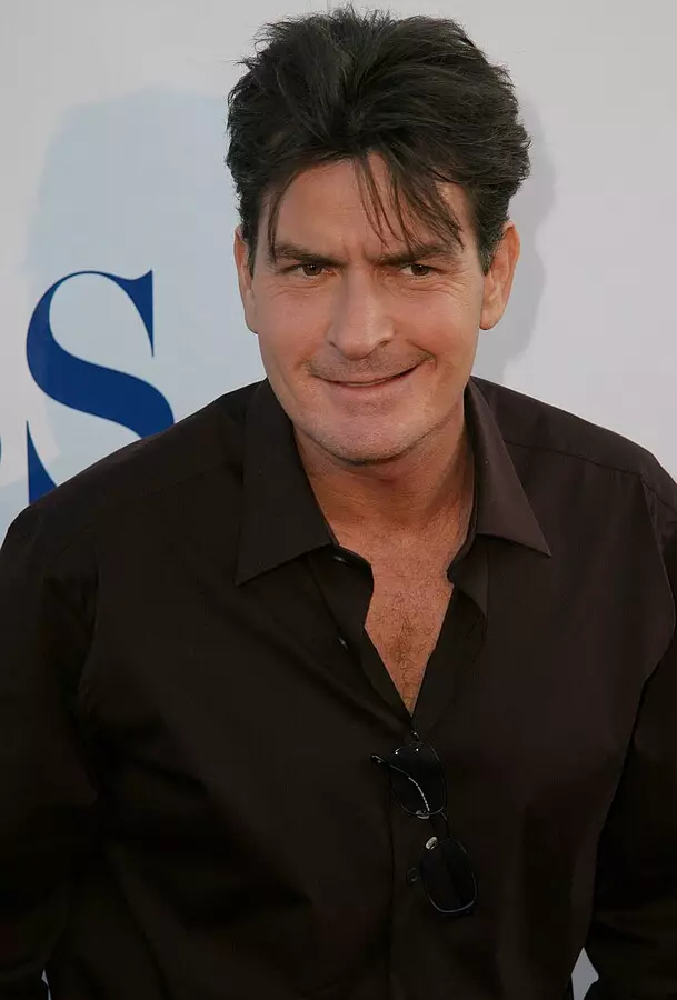 Casey Jordan: Mae Charlie Sheen eisiau dinistrio