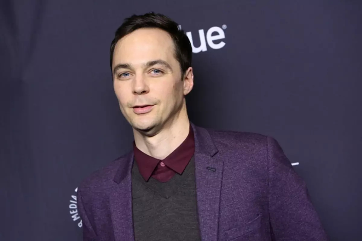 Bintang "teori letupan besar" Jim Parsons tentang orientasinya: "Saya takut dengan perarakan gay"