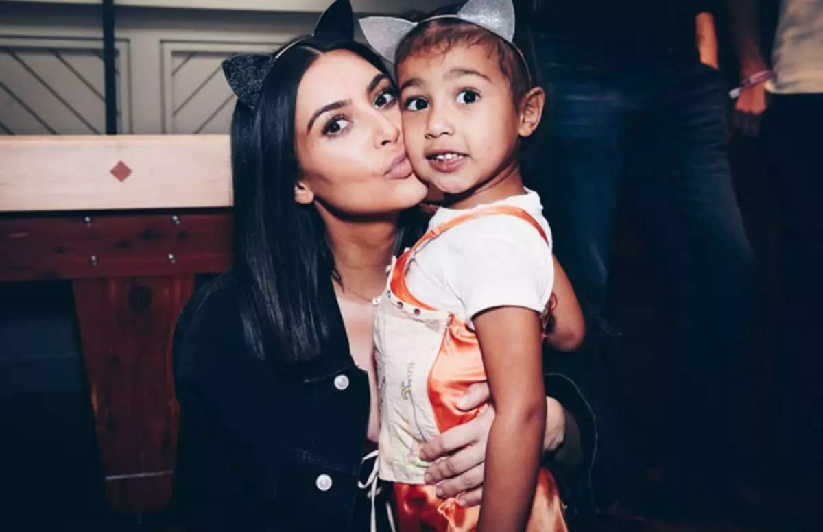 Kim Kardashian berencana untuk memanggil anak keempat merampok untuk menghormati adik laki-laki