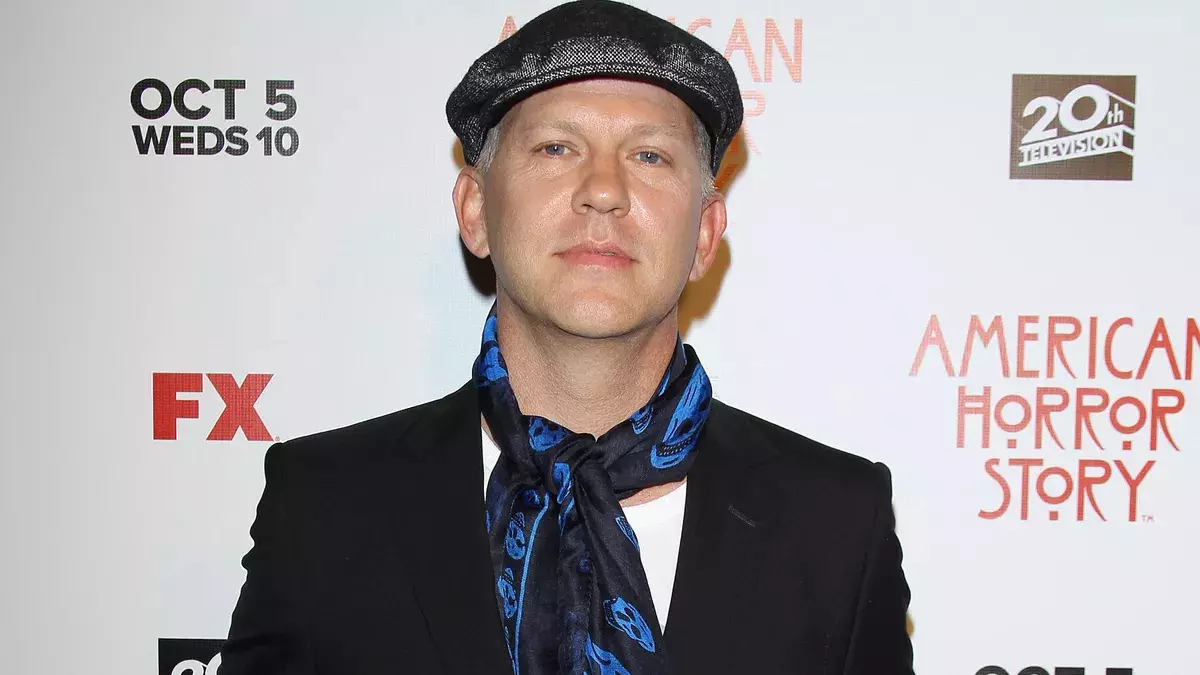 Ryan Murphy het 'n plakkaat van die tiende seisoen "Amerikaanse horrorgeskiedenis" gepubliseer