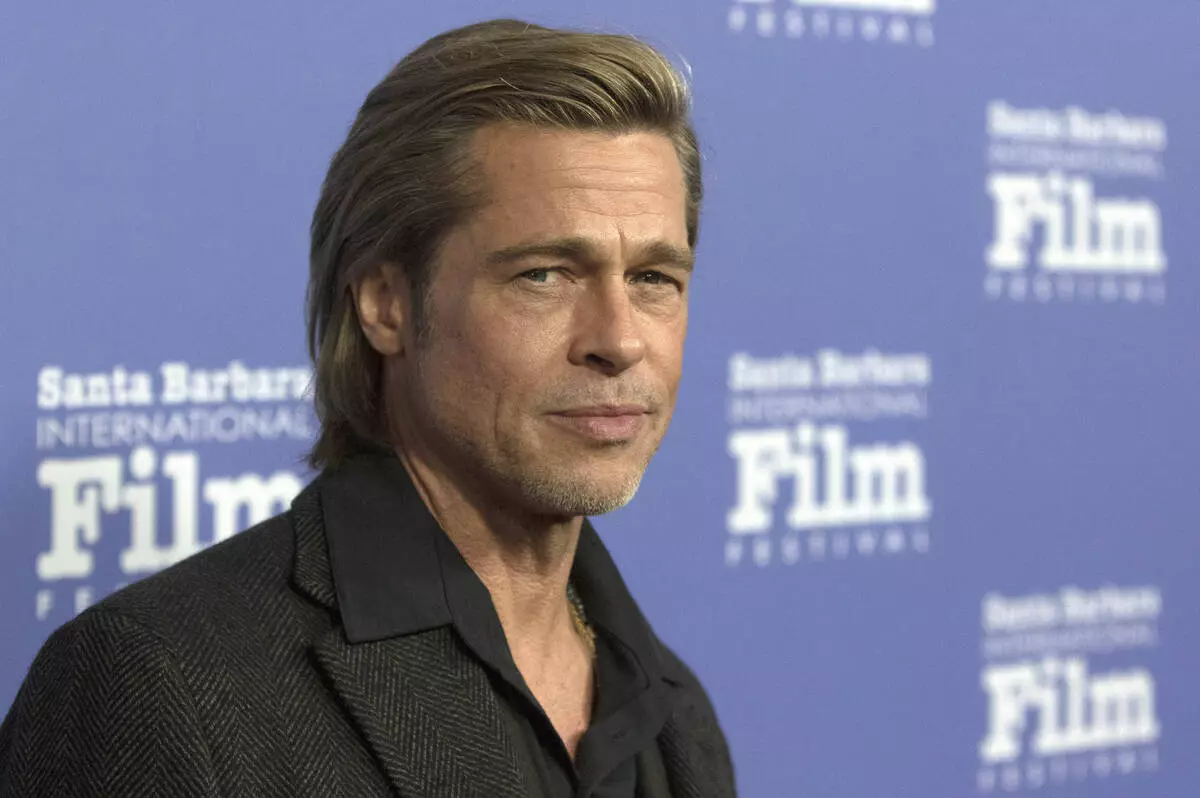 Pinayuhan ni Brad Pitt na huwag hanapin siya sa tinder, sa kabila ng kanyang sariling mga salita