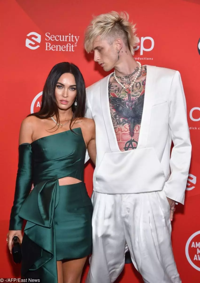 Ang kanhi bana dili libre sa: Megan Fox nga gipahinungod sa boyfriend Kolson Bokeer Tattoo 159019_1