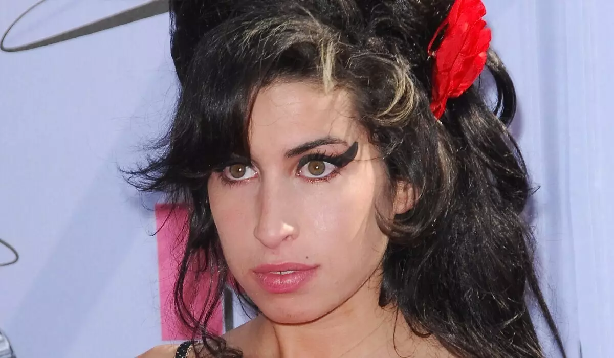 BBC ichatungamira chokwadi nezve Amy Winehouse muDhivha yeRugwaro