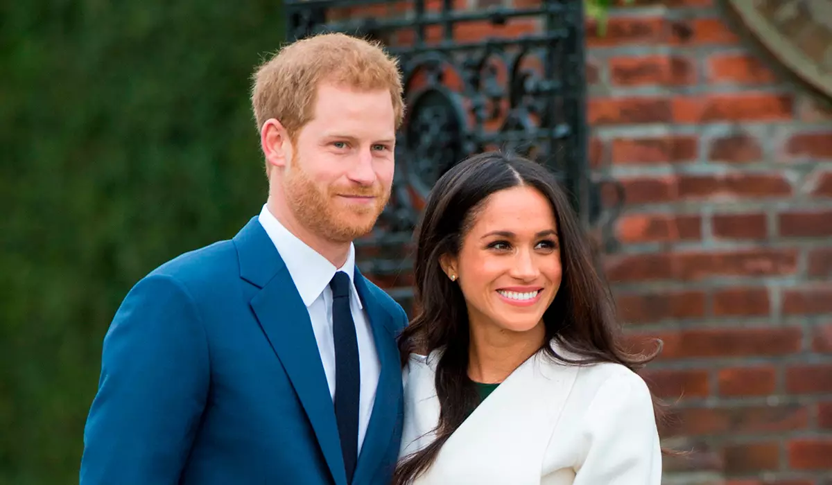 Ireo mpifanolo-bodirindrina Megan Markle sy Printsy Harry dia manenina ny fihetsik'izy ireo: "adala ny olona"