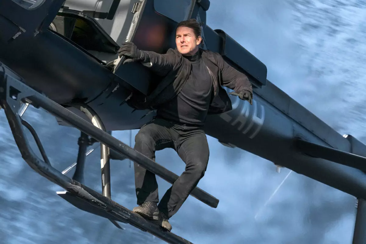 Tom Cruise parkerede helikopteret på golfbanen for at spise