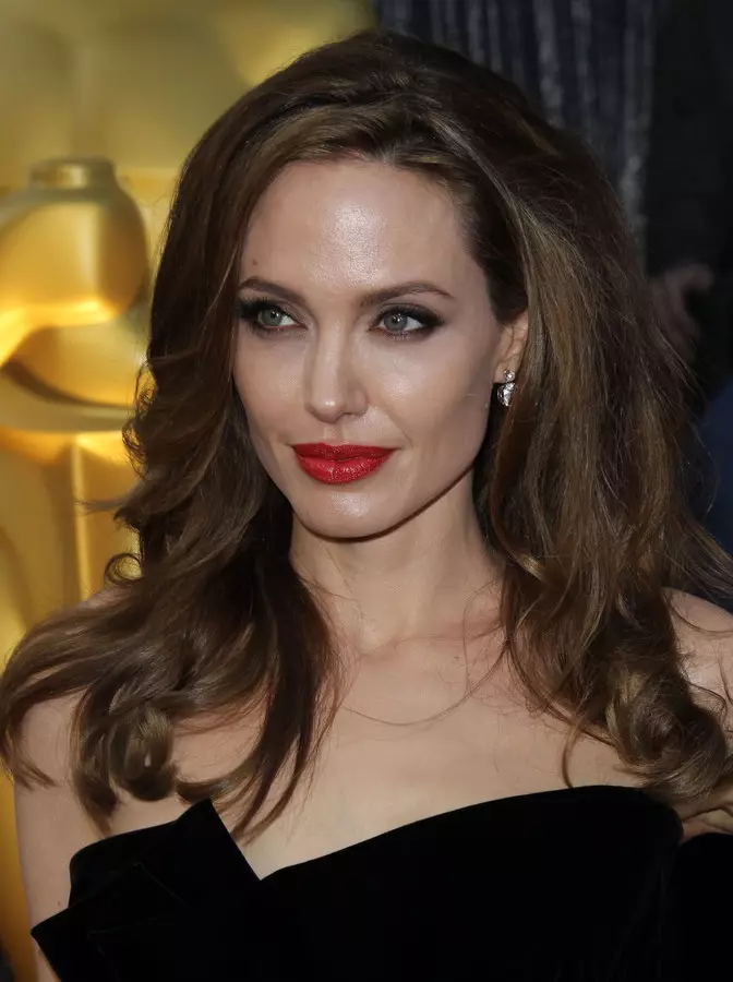 Angelina Jolie: "Želim mirno prihodnost za svoje otroke"