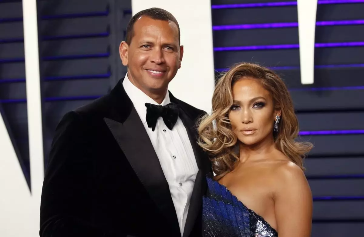 En nome da película: Jennifer Lopez co noivo visitou o Club Strip