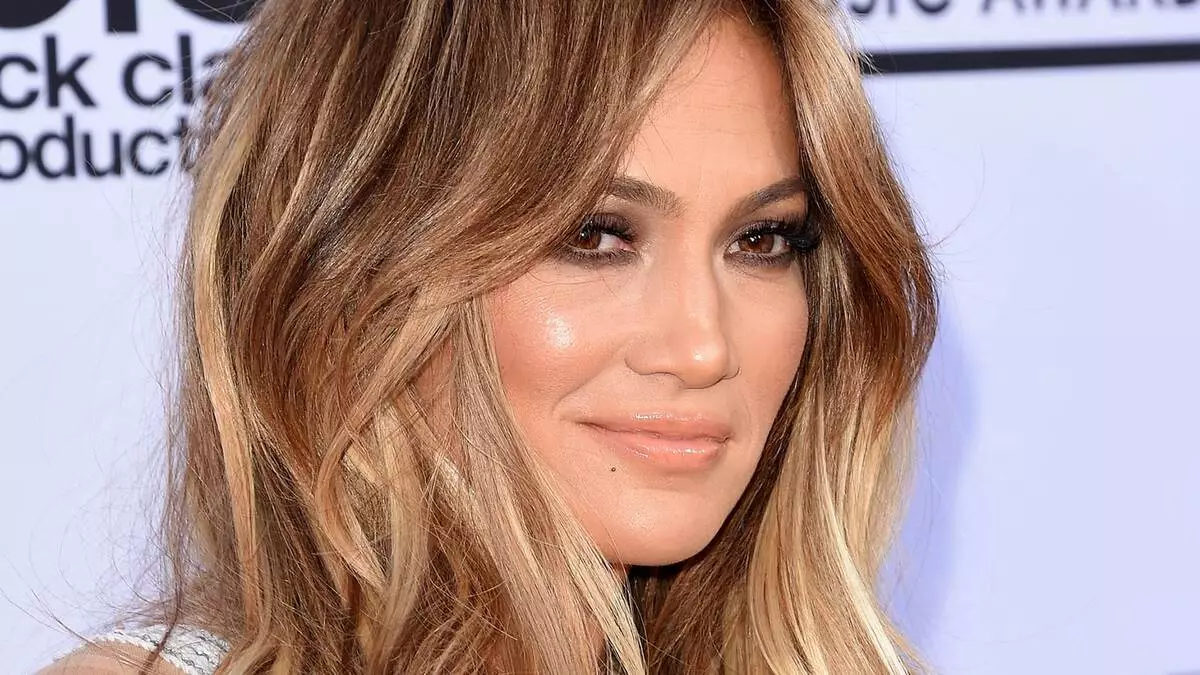 47-salî Jennifer Lopez li benda zarokek sêyemîn e?