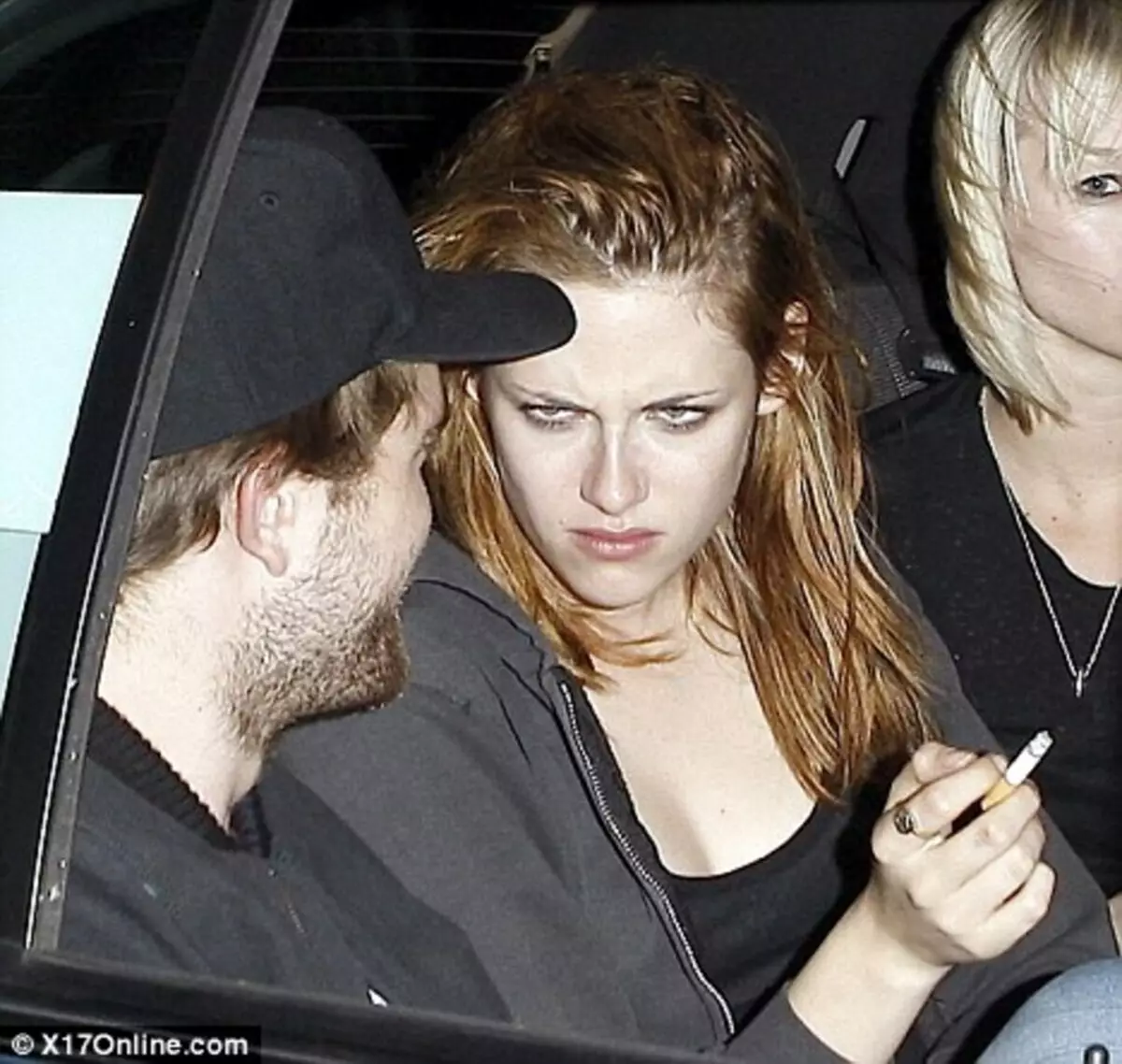 Kristen, galiausiai šypsena. Sutinkate su Robert Pattinson!