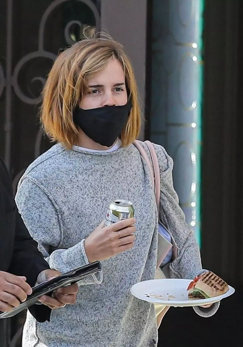 Photo: Emma Watson trouvée à la sortie du studio après des rumeurs sur l'achèvement de la carrière 16854_2