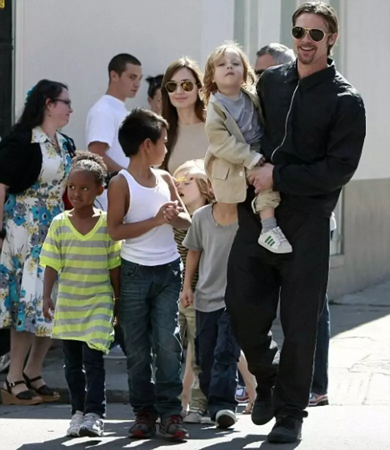 Angelina Jolie teen skole