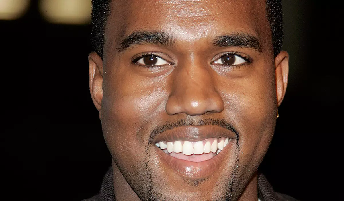 Kanye West寻求四个孩子的联合监护