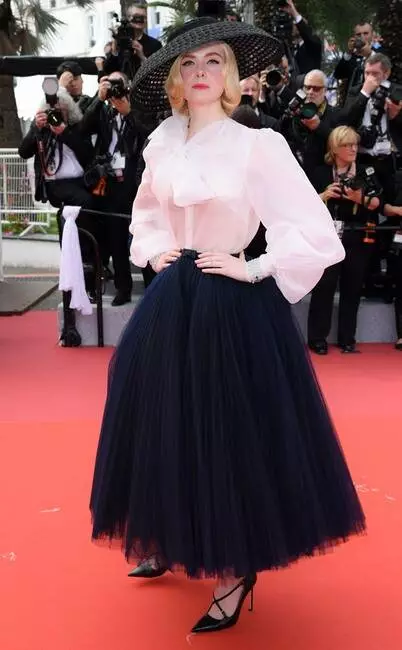 Elle Fanning, Festival Film Cannes 2019, Mode Karpet Merah