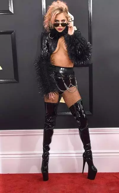 Lady Gaga Style Evolution: Fra Kjoler fra Kød til Diamanter til 30 millioner dollars 18533_13