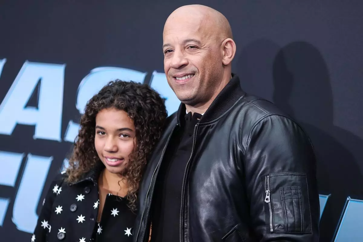 "Win Diesel" palaikė 11 metų dukterį "Fastalser" premjeroje "Greitai ir įsiutę: šnipai - lenktynininkai"