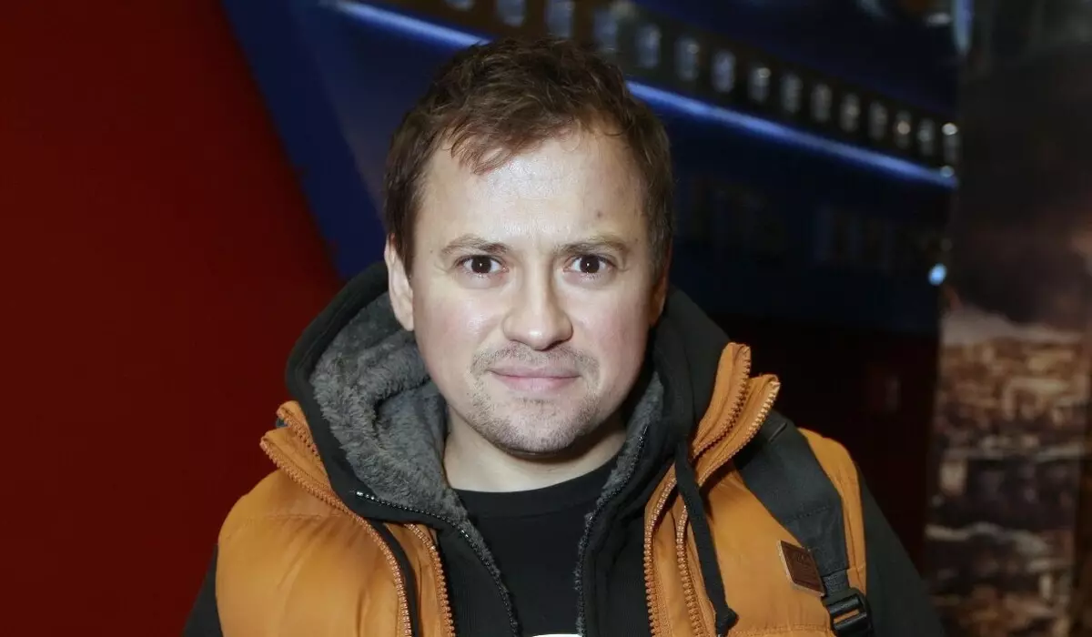 "فصل جدید نزدیک": ستاره سری "Sashatany" Andrei Gaidulan طرفداران جذاب