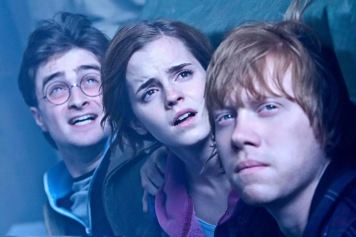 Daniel Radcliffe Emma Watson & Rapert سالىمىغا: «ئەمدى بەك يېقىن ئەمەس».