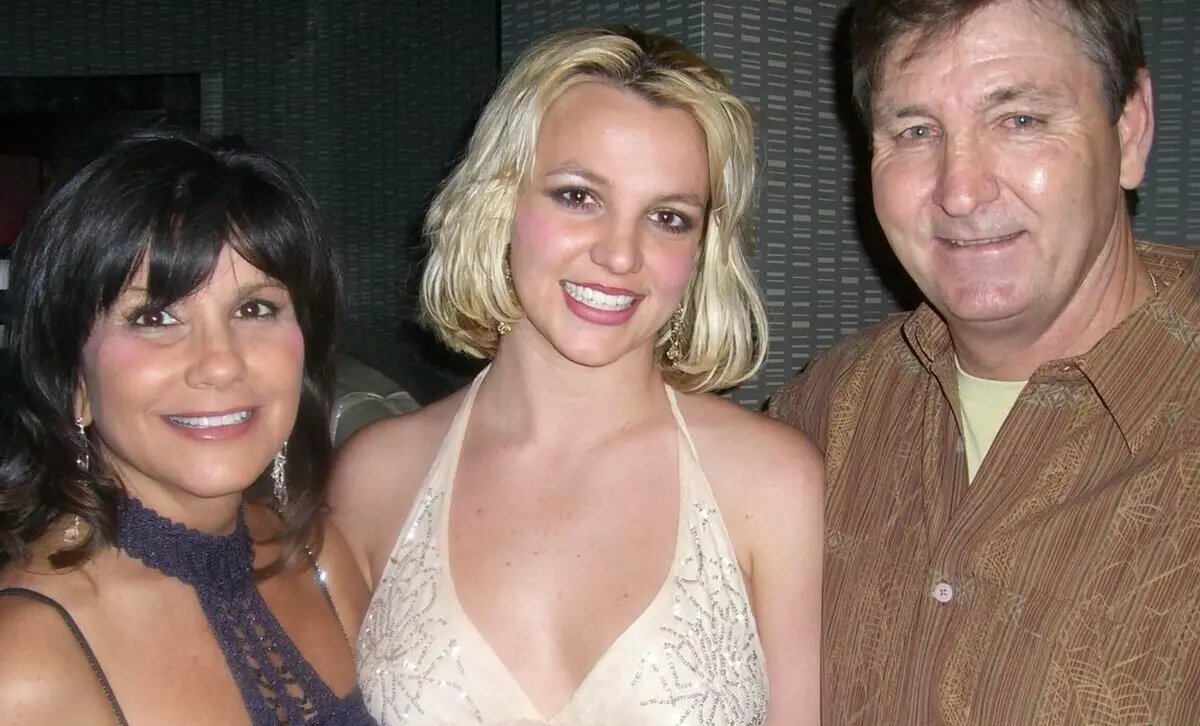 Heit Britney Spears beantwurde úteinlik de kosten fan fans en de teory fan gearspanning