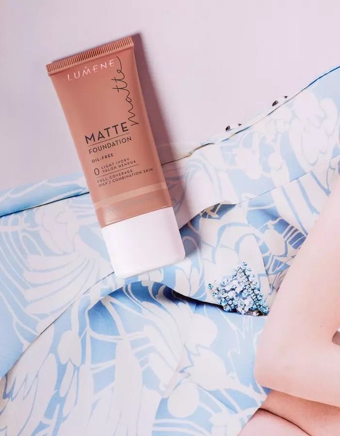 Beauty Secrets: Lumene Matte Foundation, which confused packaging