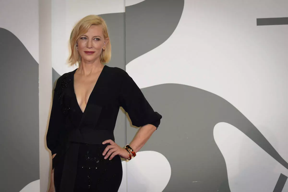 Venesië Filmfees 2020: Kate Blanchett by die première van "vrou van spioen"