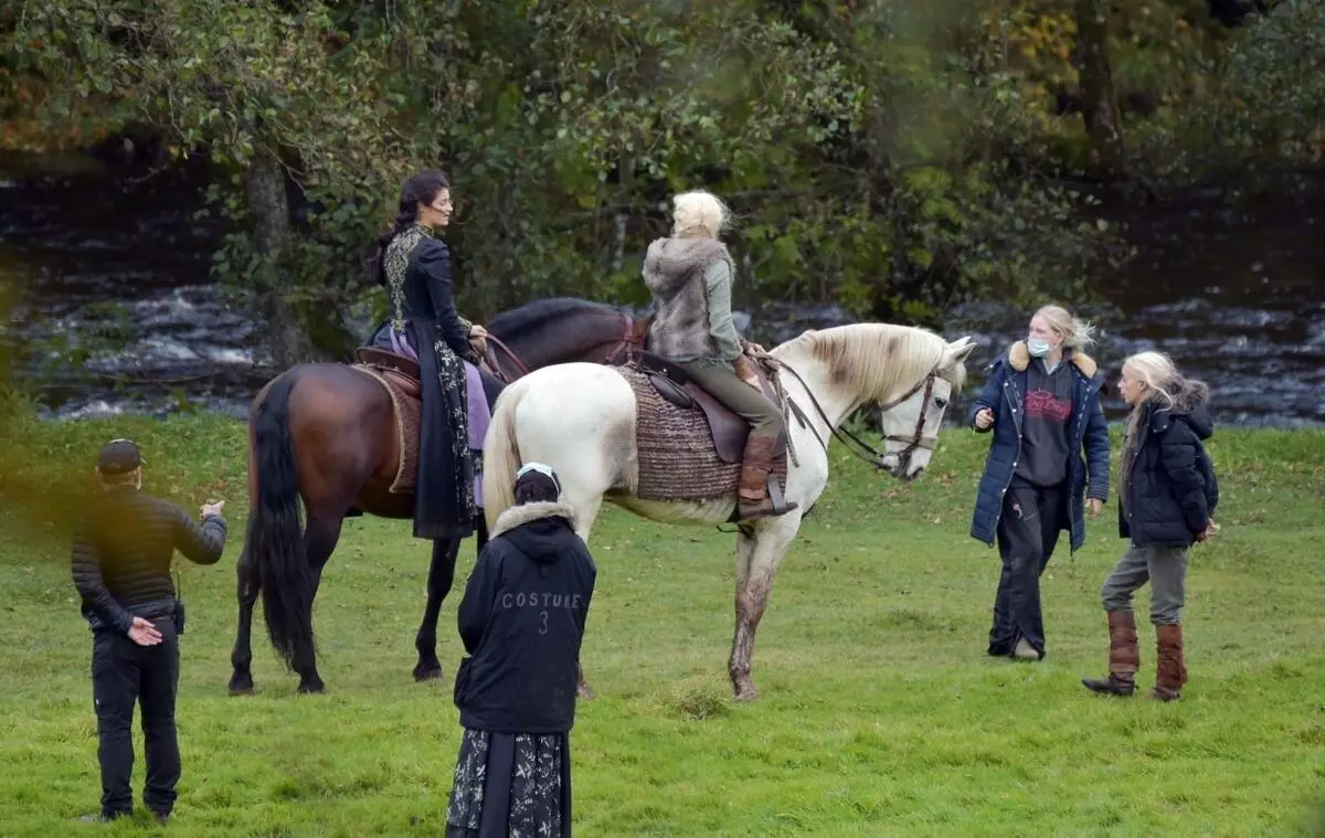 Cyri dhe Yenperi u shfaq në foto dhe video nga xhirimi 2 sezonet "Witcher"