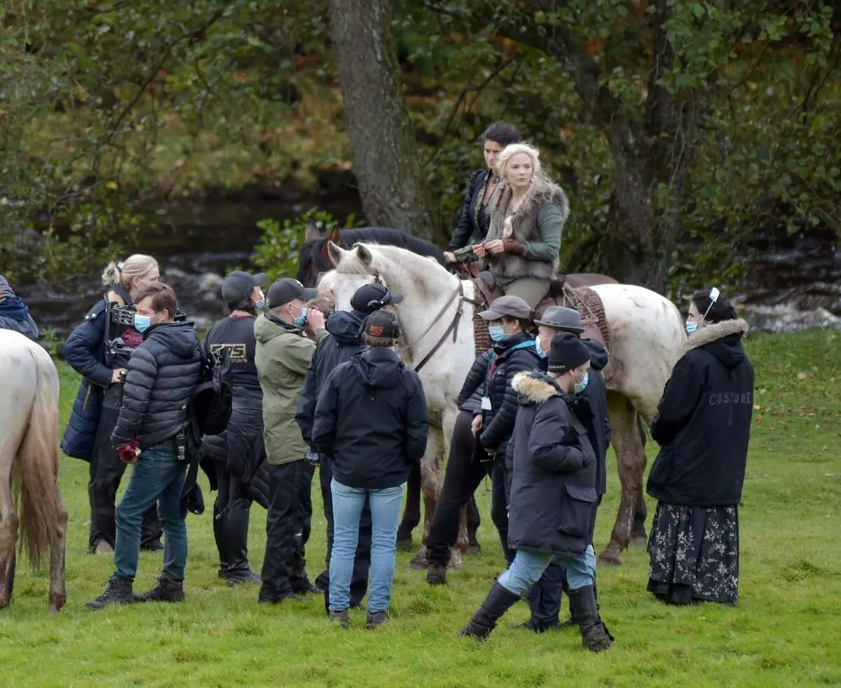 Cyri og Yenniffer dukkede op i billeder og video fra Filming 2 Seasons 