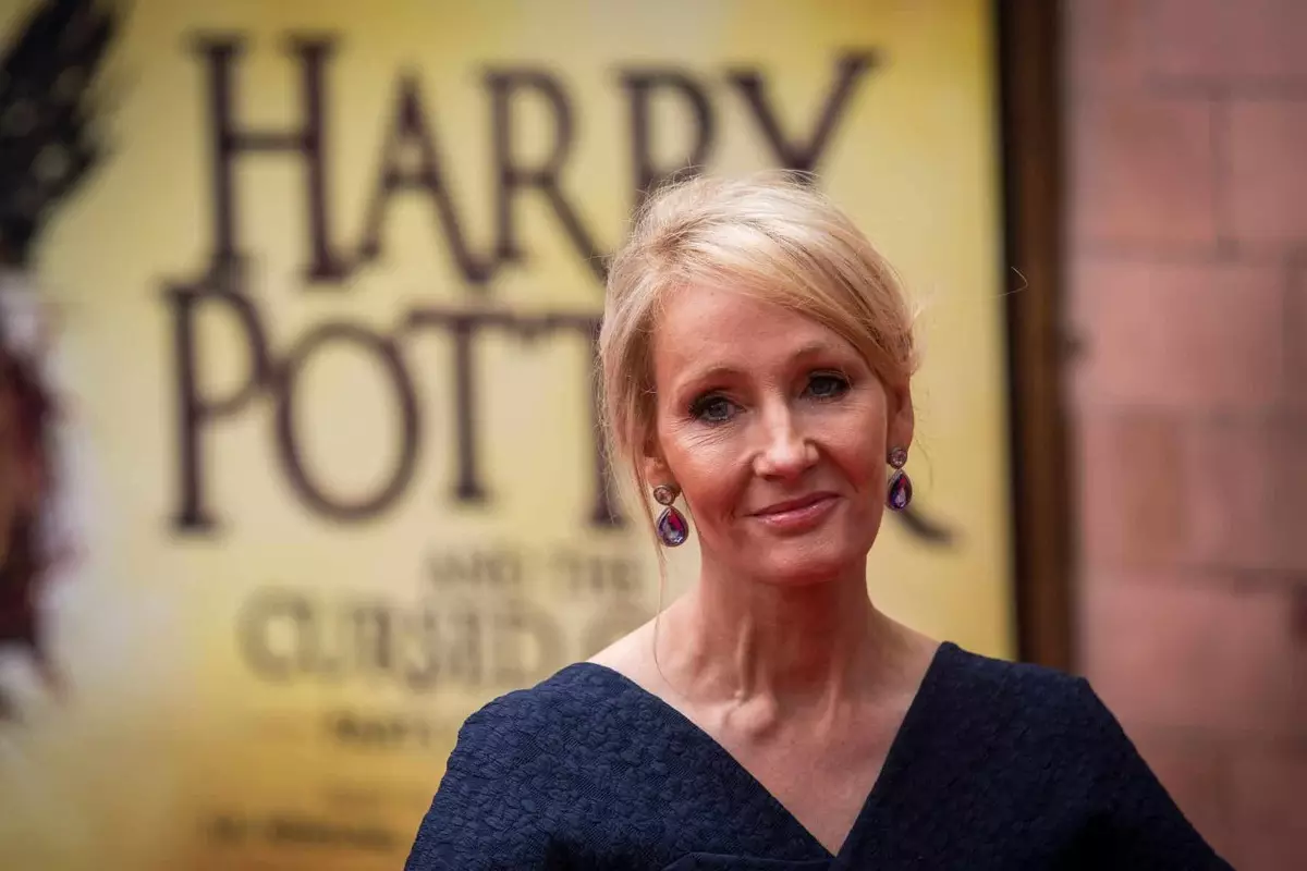 Mwandishi wa Harry Potter Joan Rowling United na waandishi kutetea uhuru wa kuzungumza