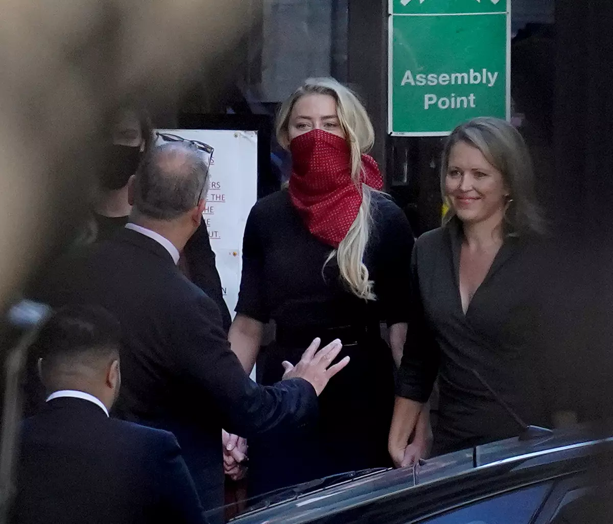 Το Amber Herd και το Johnny Depp έφτασαν στο δικαστήριο 19903_5