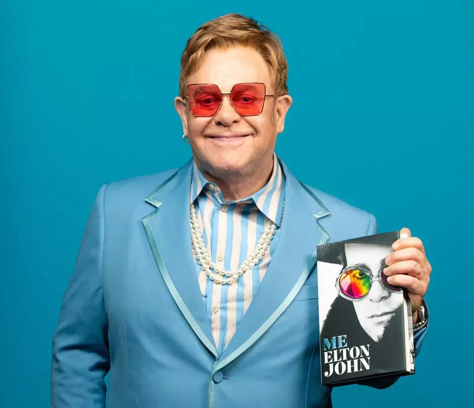 Ed Shiran compared himself with Elton John, speaking of dependencies: 
