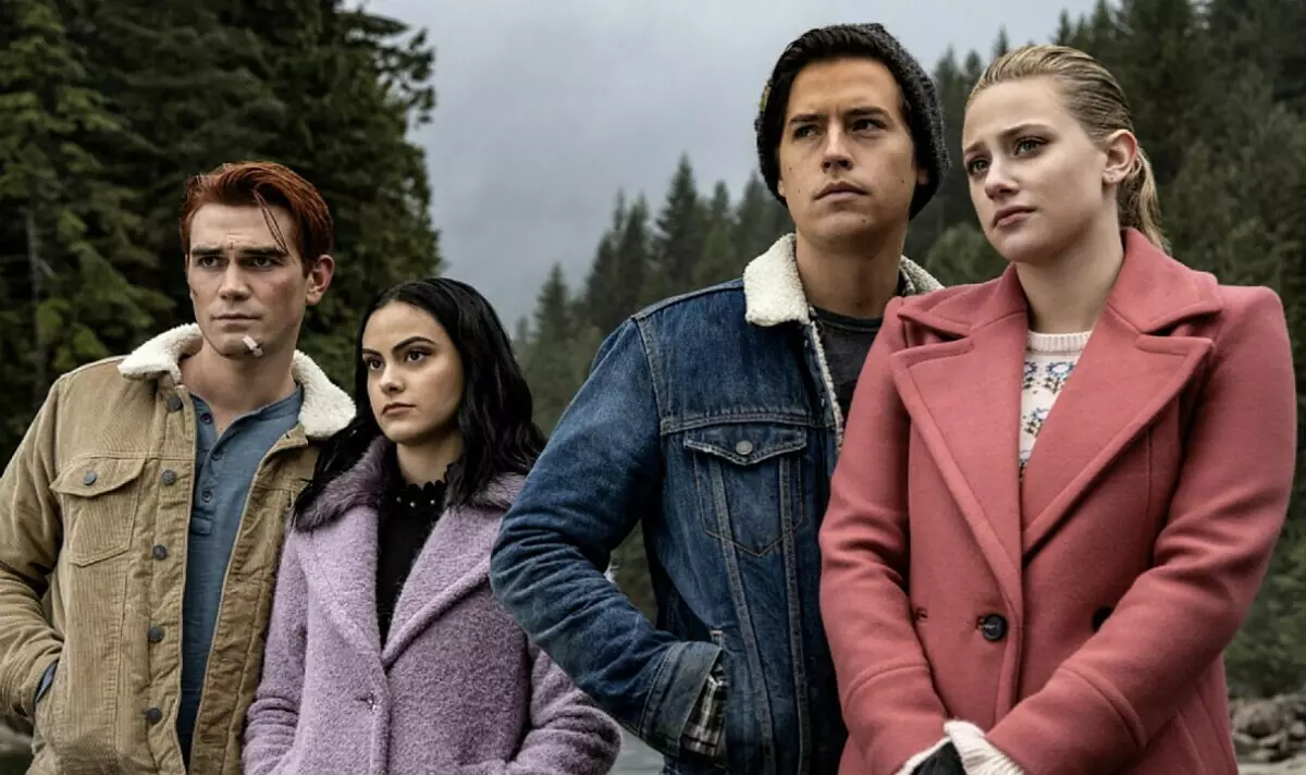 Camila Mendez在“Riverdale”的同事們站起來，他們的聲譽受到威脅