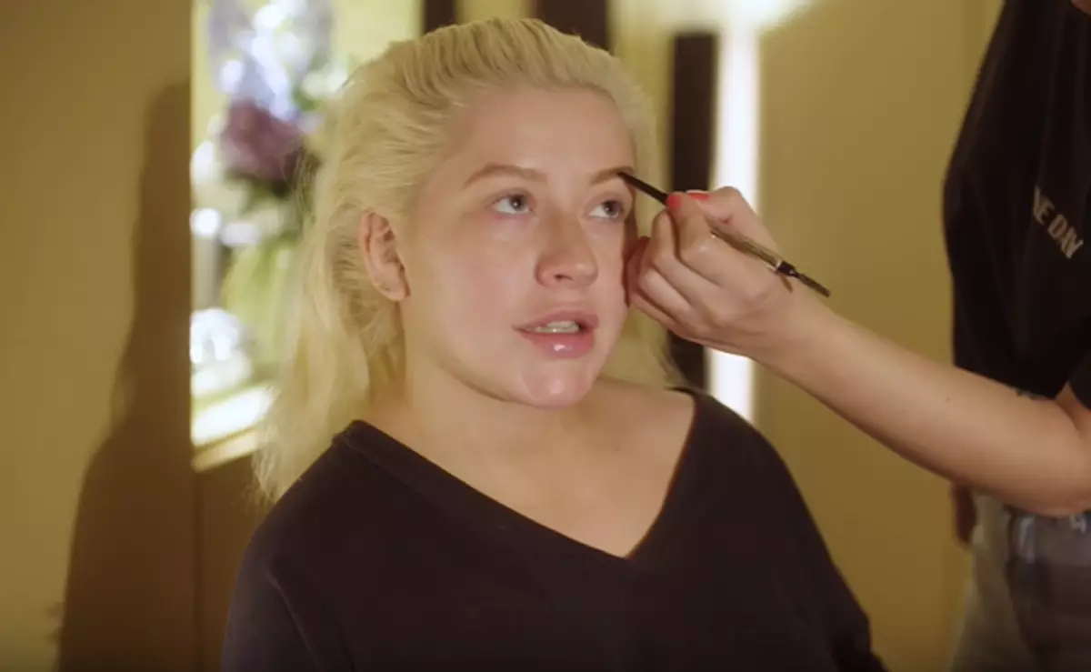 Sateuacan sareng saatos: Christina Aguilera teu resep kana fans heran kalayan tuangeun tuangeun tanpa makeup 20075_1