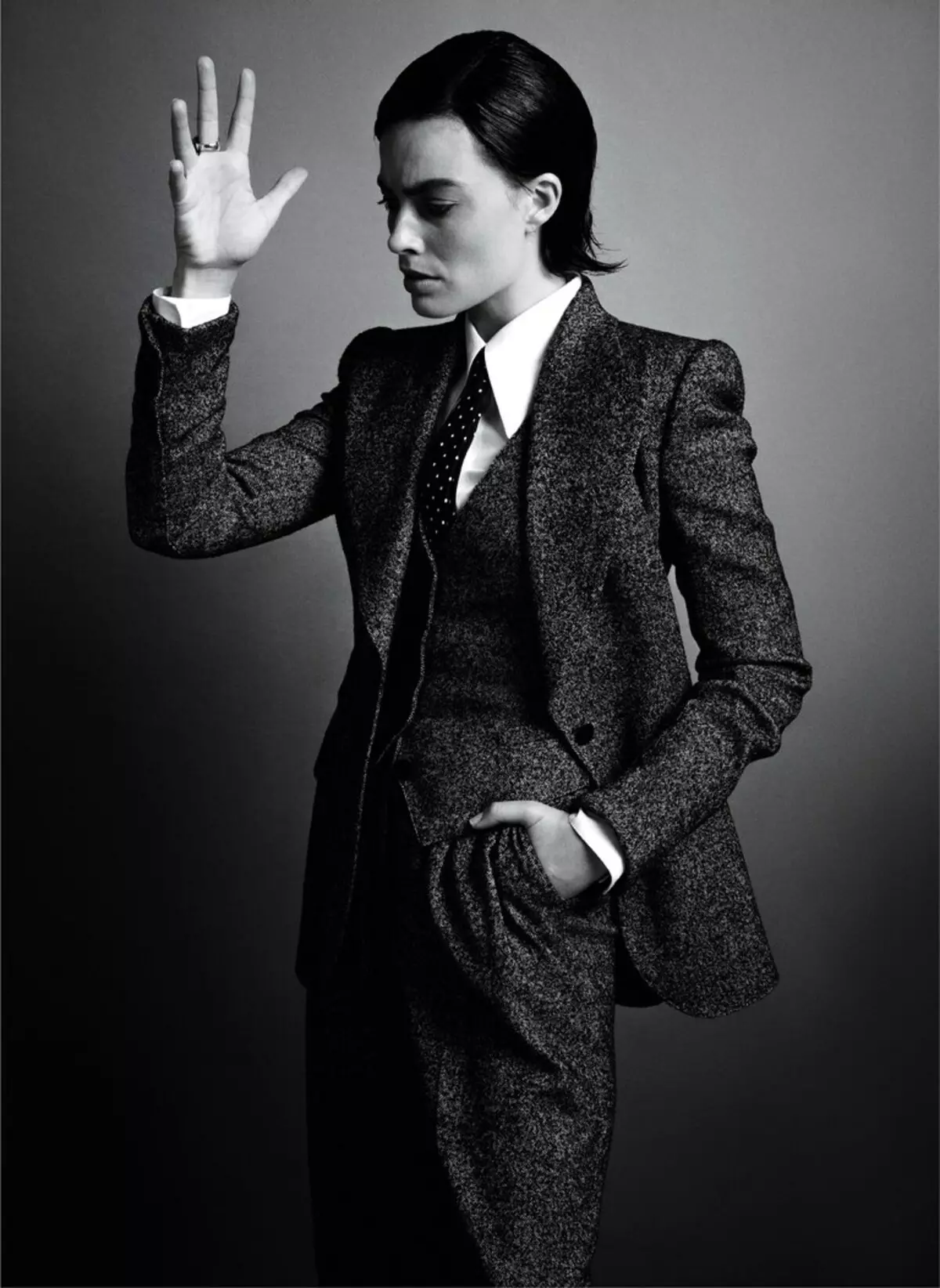 Margo Robbie i en fotografering för Vogue: 