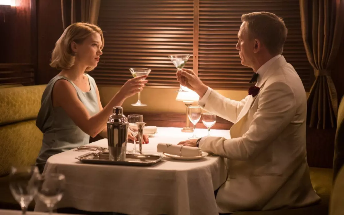 Når skærmforfatteren er en feminist: Bondpigen gifter sig med agenten 007, men vil beholde navnet 20258_1