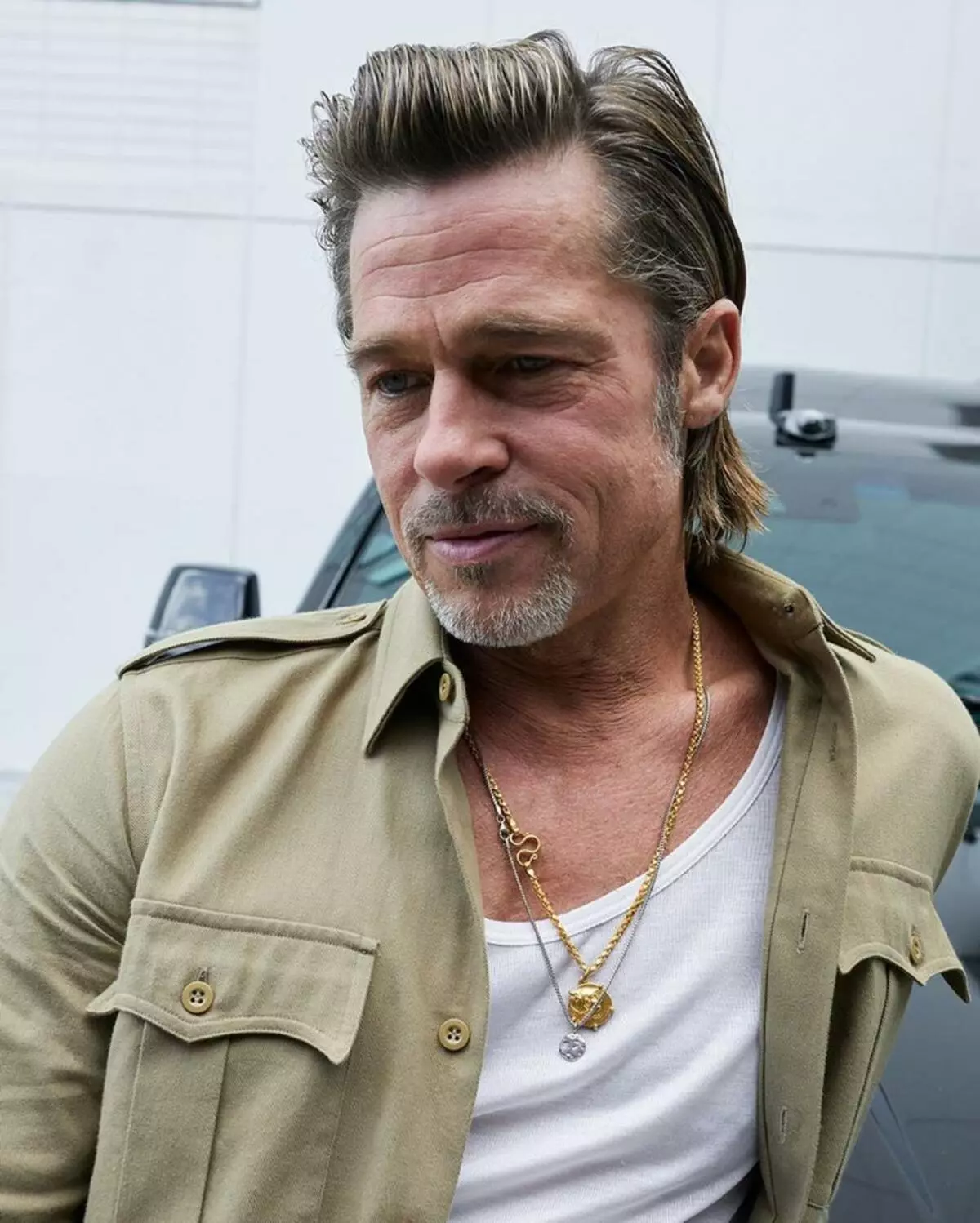 Brad Pitt ananena za kupsompsona koyamba: 