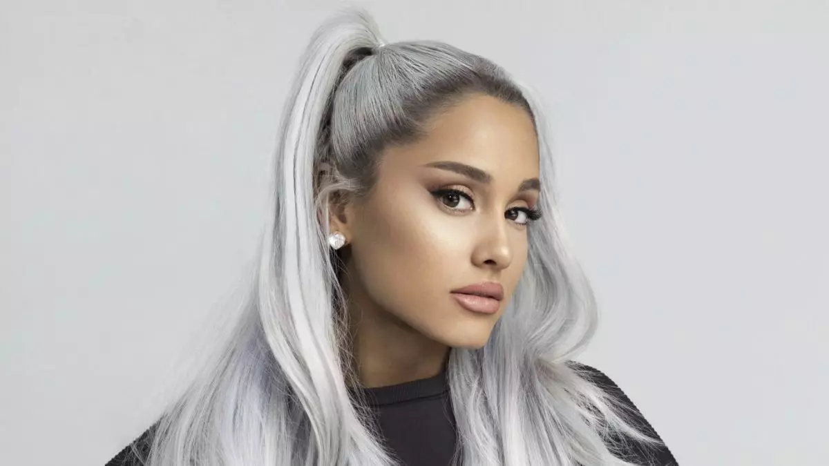 Umuhanzi yareze Ariana Grande kubera videwo ye imana ni umugore