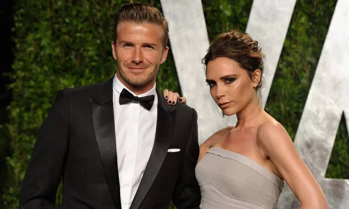 David le Victoria Beckham ba ketekoa ka nyakallo ea ba 21 la lenyalo 'me ba bontša linepe