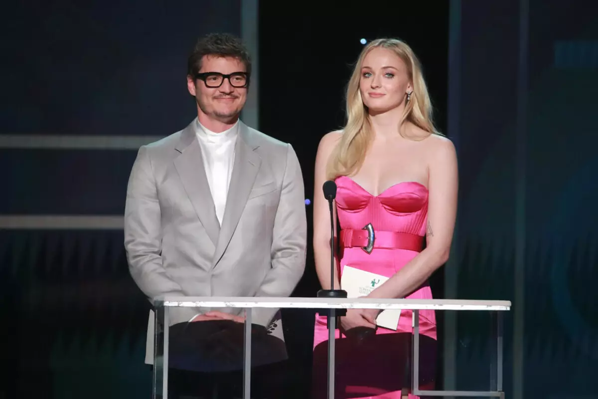 Stjerner "Riverdale", "Meget mærkelige anliggender" og andre shows på den røde gangbro SAG Awards 2020