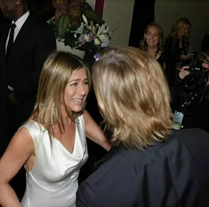 Poto: Jennifer Aniston sareng Brad Pitt visual dikonfirmasi yén aranjeunna tetep babaturan 21070_1