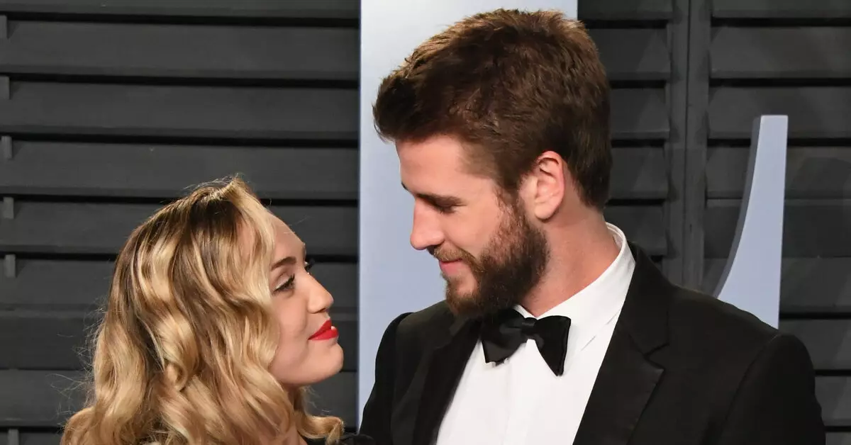 Miley Cyrus ak Liam Hemsworth refize rimè sou pwoblèm nan relasyon ak yon jwenti