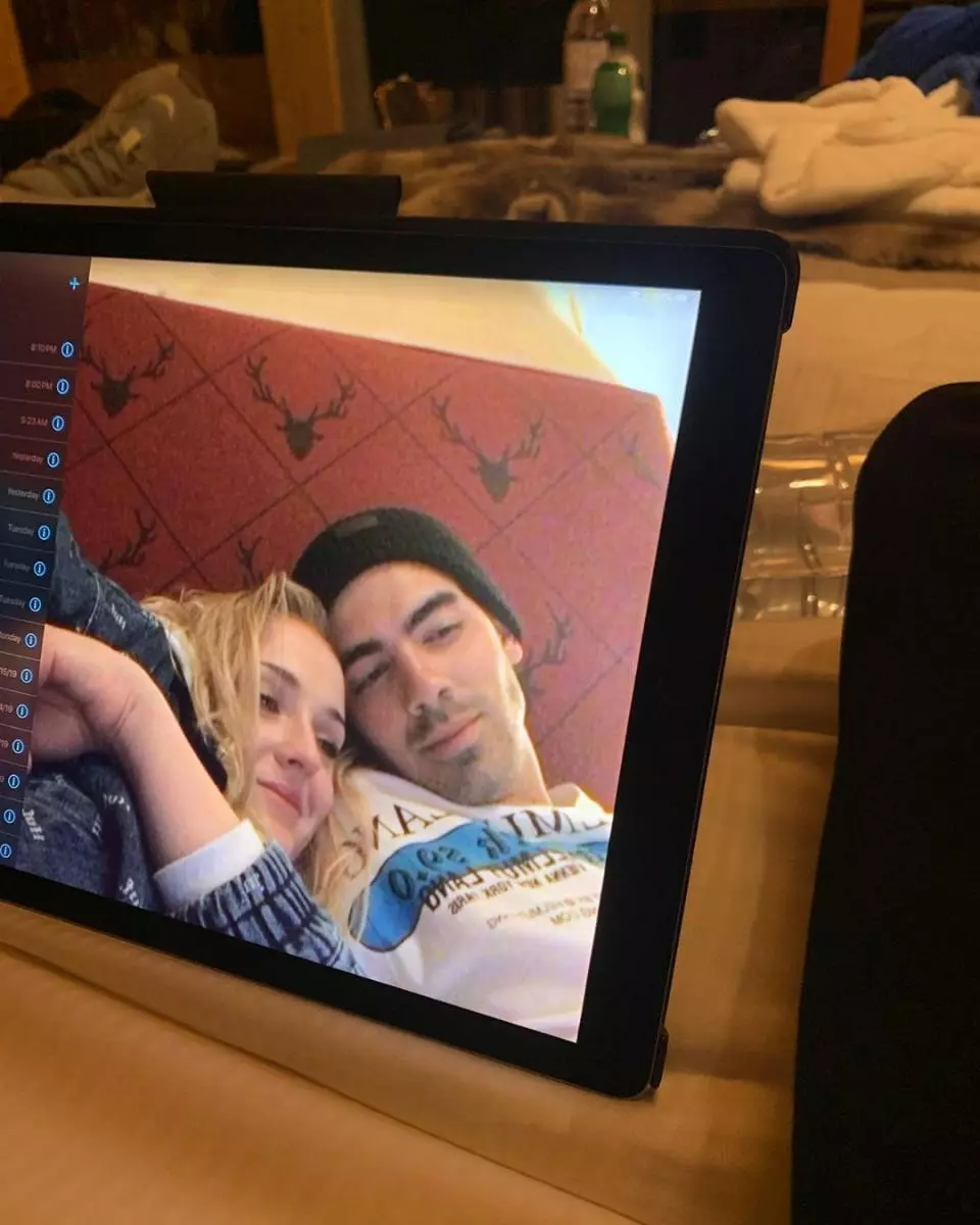 Sophie Turner dal Joe Jonas nezvyčajný stav na začiatku vzťahov 21512_1