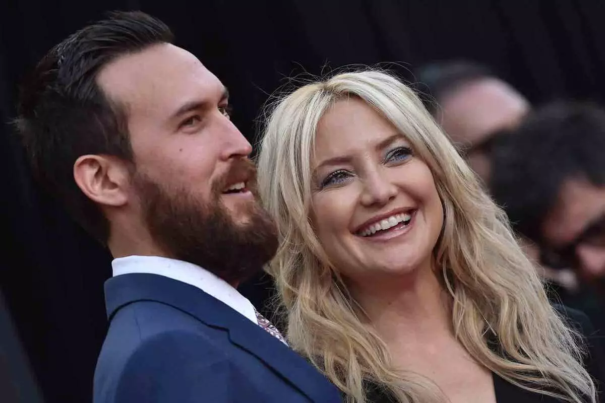 Kate Hudson dia naneho hevitra momba ny fiainana ara-pananahana miaraka amin'ny sipa iray amin'ny quantine