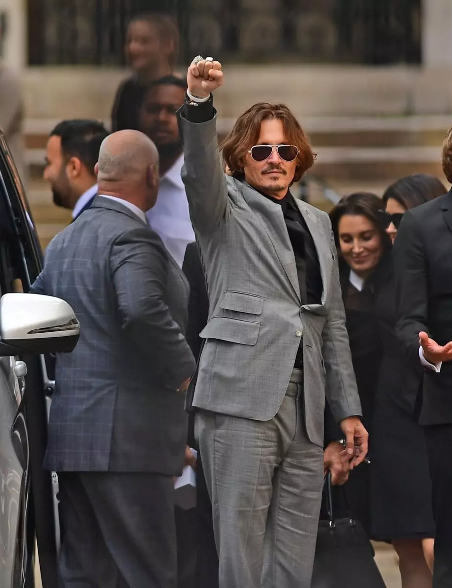 Şayiə: Johnny Depp heyranlıqla danışır 21745_1
