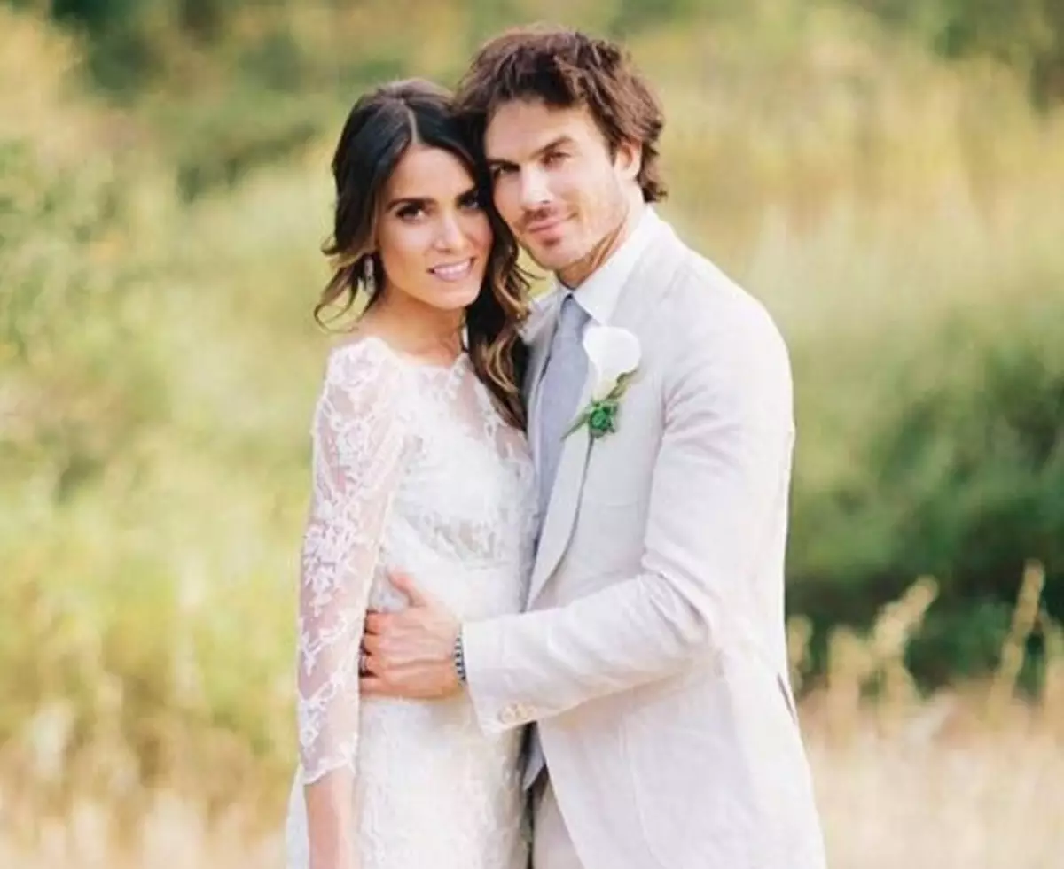 Yen Somerhalder a rassemblé Nikki Reed du deuxième anniversaire du mariage