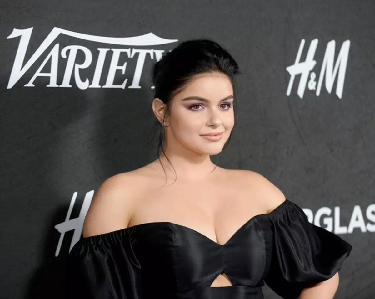 Star "American Family" Ariel Winter deklaris, ke li neniam faris plastajn operaciojn