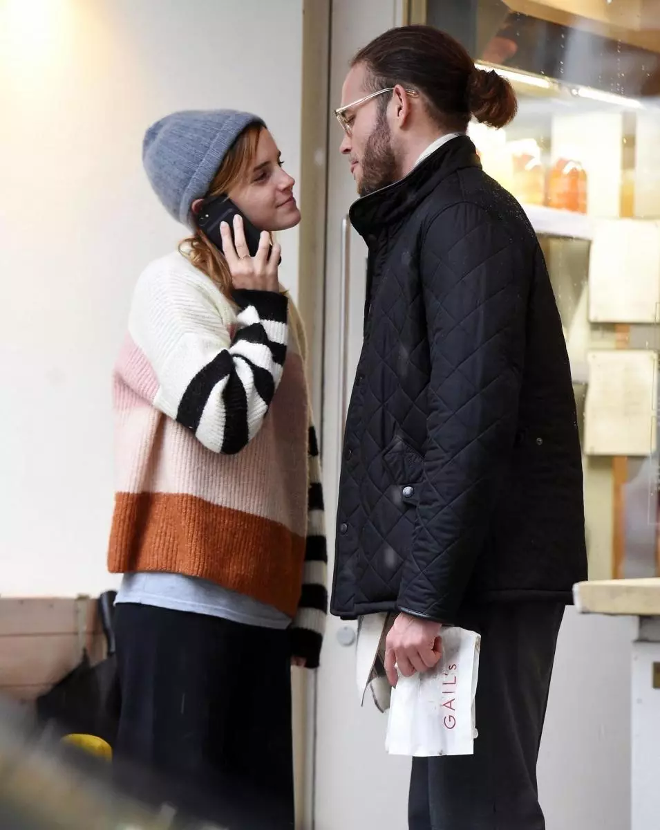 FOTO: Emma Watson uhvatio je za poljupce s novim dečkom 25859_2